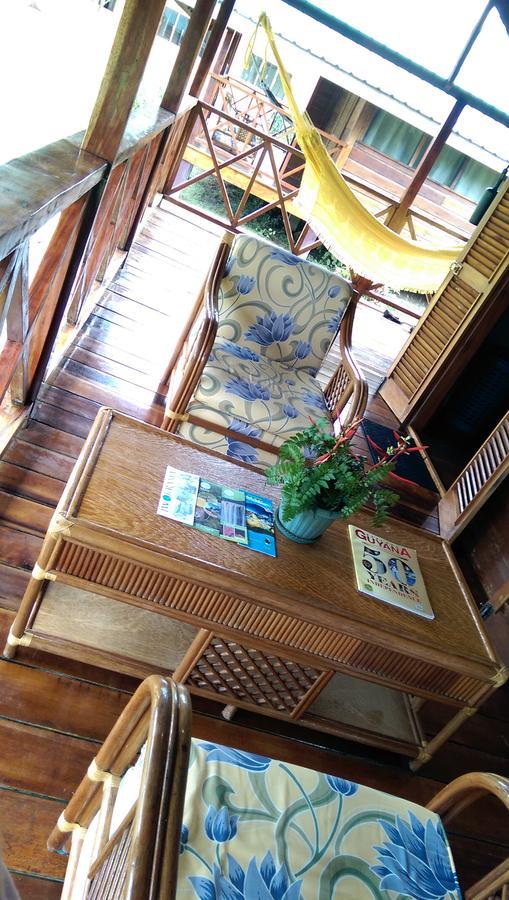 Iwokrama River Lodge Makari Esterno foto