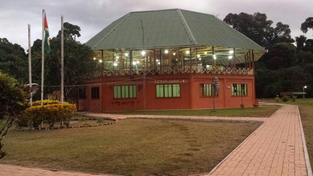 Iwokrama River Lodge Makari Esterno foto